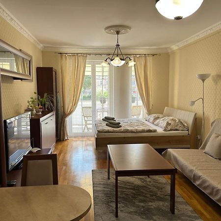 Apartment Julia In The Center Of Карлови Вари Екстериор снимка